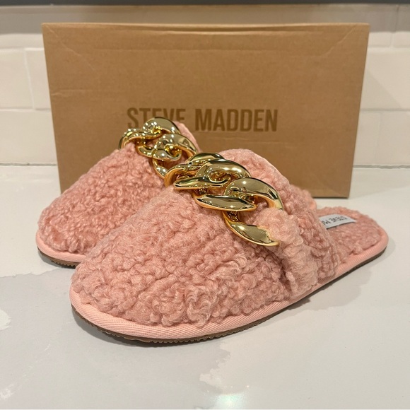 Steve Madden Ability Pink Faux Fur Gold Buckle Slip On Slide Slipper NWB - Picture 3 of 11